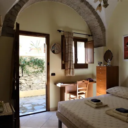 Ruga Grande Case Per Vacanze * Roccella Ionica